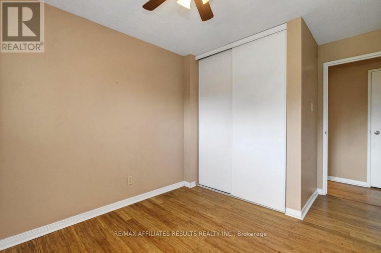 29059748/304-415-greenview-avenue/britannia/ottawa/ontario/K2B8G5_29