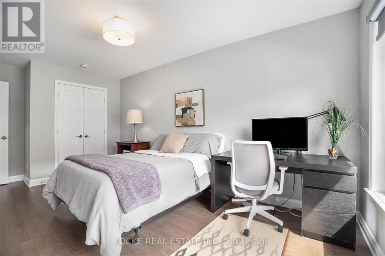 28596874/517-pimiwidon-street/cfb-rockcliffe-and-area/ottawa/ontario/K1K5A1_29