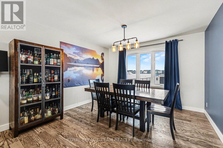 29407944/89-queen-charlotte-street/richmond/ottawa/ontario/K0A2Z0_9