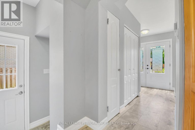 28625415/2117-valley-drive/elmvale-acresurbandale/ottawa/ontario/K1G2P6_6