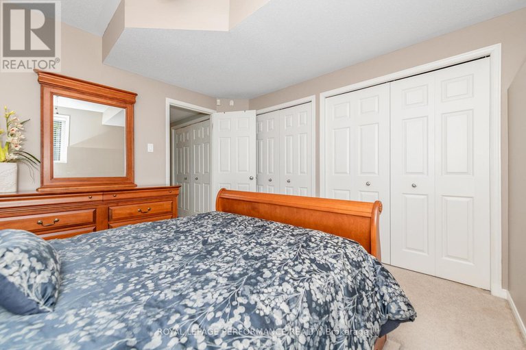 28511798/14-111-steele-park-private/cyrville/ottawa/ontario/K1J0J2_4