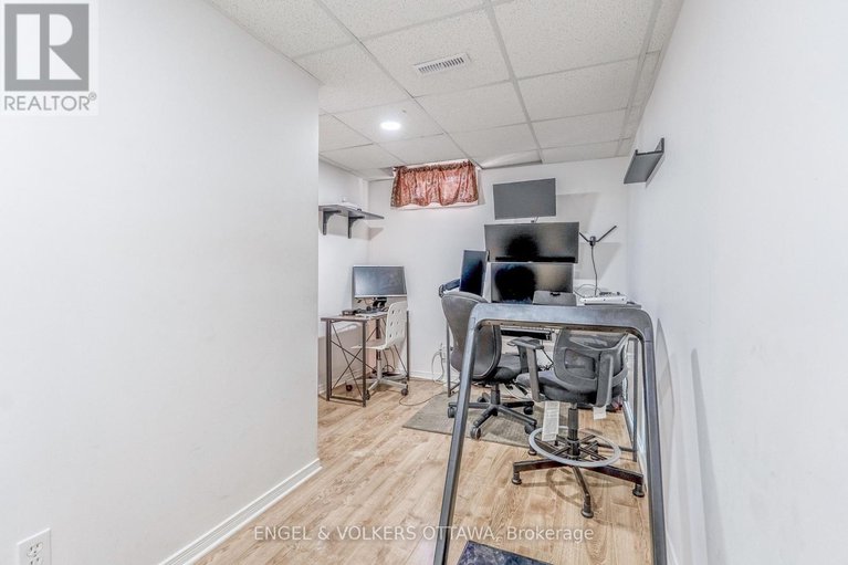 28241541/34-baton-court/katimavik/ottawa/ontario/K2L4C8_24