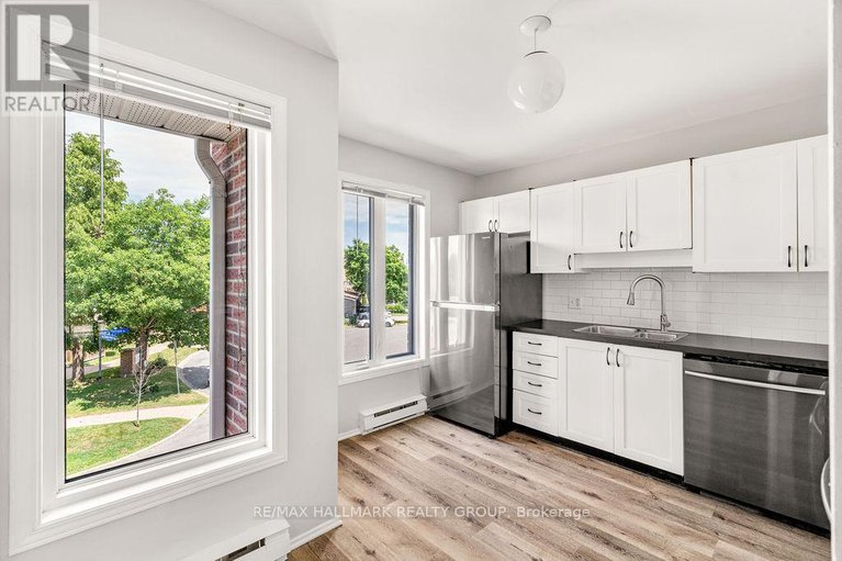 28556147/4-1-timberview-way/westcliffe-estates/ottawa/ontario/K2H9M7_14