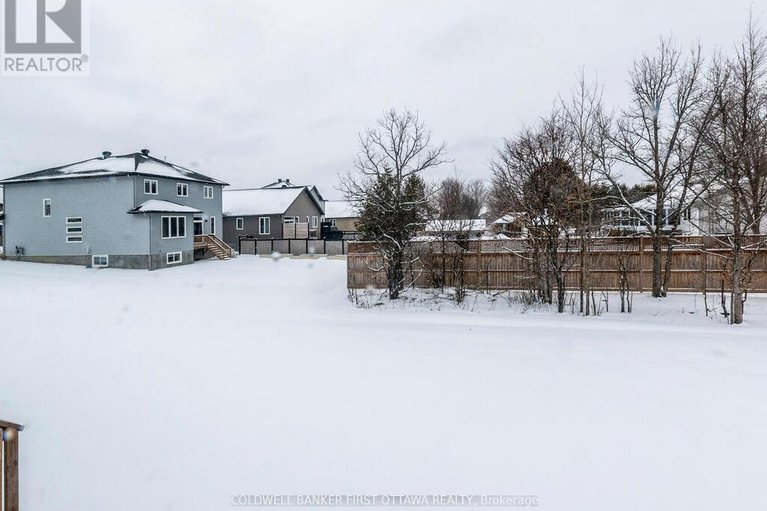 29499474/627-bracewell-street/mississippi-mills-ramsay-twp/mississippi-mills/ontario/K0A1A0_27