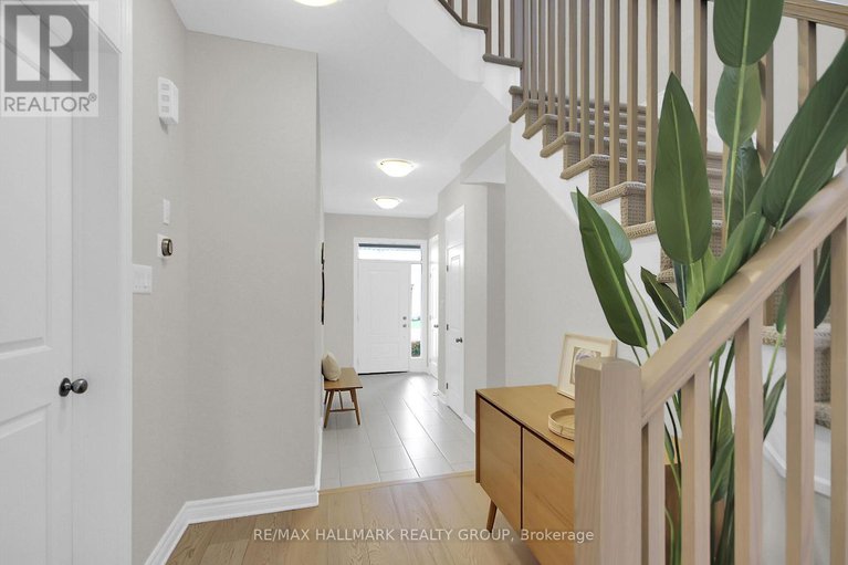 28807965/114-jardiniere-street/remainder-of-stittsville-area/ottawa/ontario/K2S2K2_6
