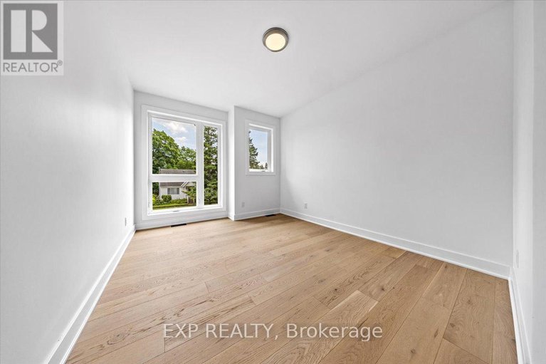 28608355/43-st-claire-avenue/meadowlandsst-claire-gardens/ottawa/ontario/K2G2A1_35