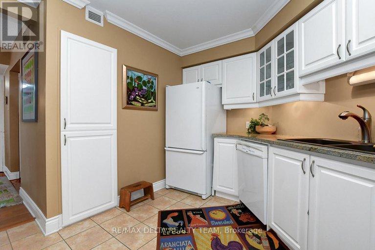 28176941/302a-62-donald-street/overbrook/ottawa/ontario/K1K1N2_20