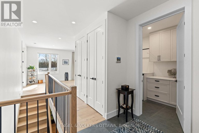 28026033/425-ginger-crescent/metcalfe/ottawa/ontario/K0A2P0_28
