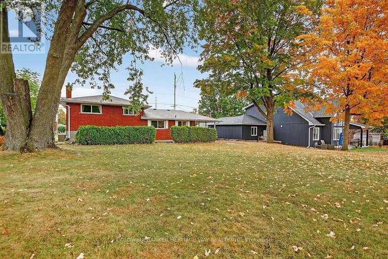 28913720/268-ottawa-street/almonte/mississippi-mills/ontario/K0A1A0_39