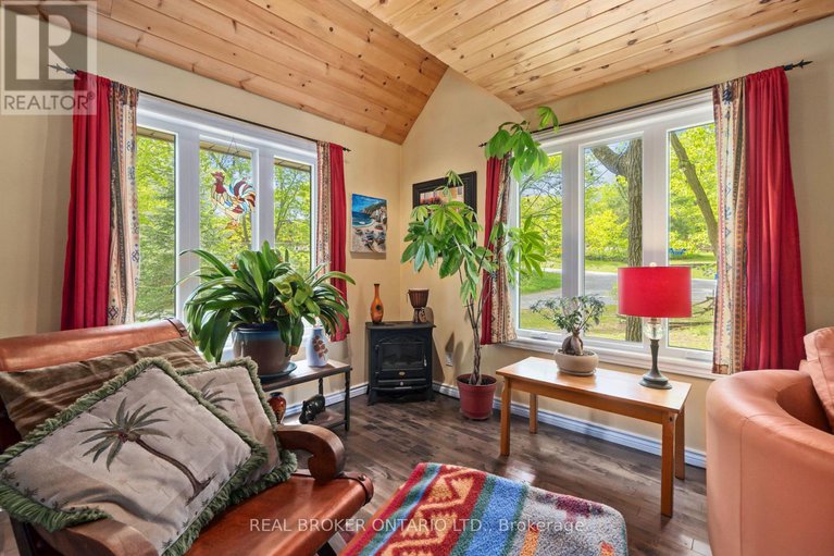 29339993/190-woods-road/constance-bay/ottawa/ontario/K0A3M0_9