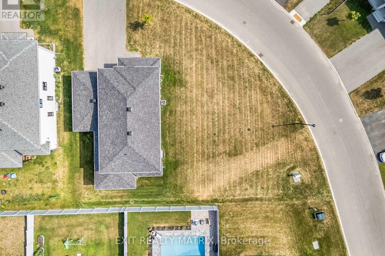 28997577/1143-avignon-street/embrun/russell/ontario/K0A1W0_39