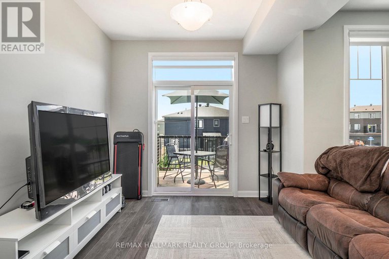 28517477/328-shepperton-street/avalon-east/ottawa/ontario/K4A5K9_6