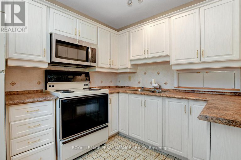 29080799/7-carmichael-court/beaverbrook/ottawa/ontario/K2K1K1_4