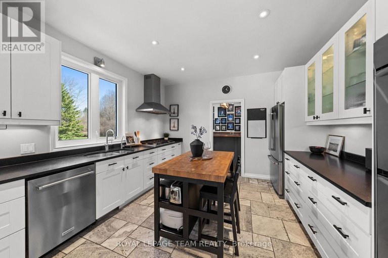 29638185/1342-revell-drive/manotick-village-manotick-estates/ottawa/ontario/K4M1K8_18