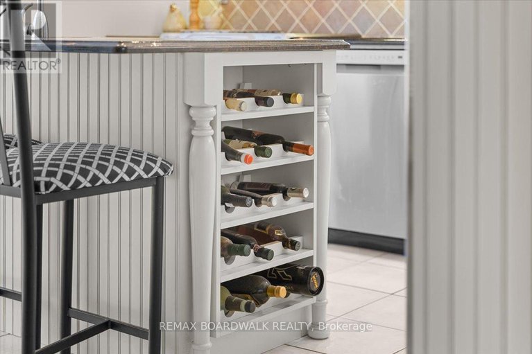 29646318/1594-meadowfield-place/chapel-hill/ottawa/ontario/K1C5V6_17