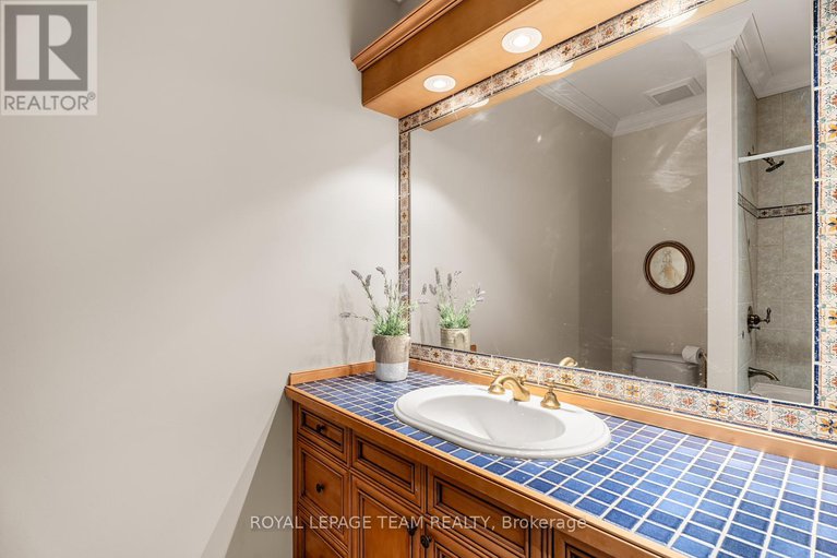 28532600/33-marchbrook-circle/rural-kanata-central/ottawa/ontario/K2W1A1_17