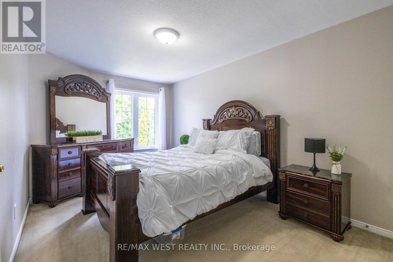 28441775/214-castlegarth-crescent/stonebridge/ottawa/ontario/K2J5N6_17