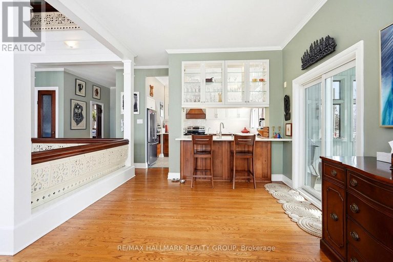 29571963/53-scrivens-street/britannia/ottawa/ontario/K2B8M6_24