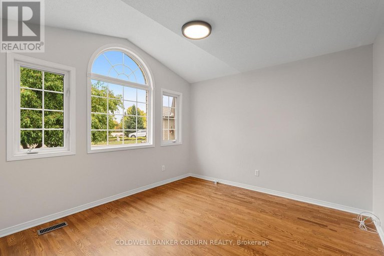 28923083/72-dr-gordon-crescent/kemptville/north-grenville/ontario/K0G1J0_10