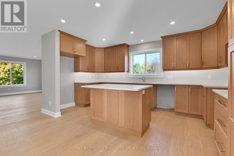 28406603/16-red-door-lane/horton-twp/horton/ontario/K7V3Z8_13