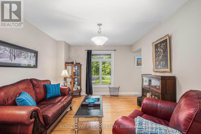 28393662/6444-third-line-road-s/north-gower/ottawa/ontario/K0A2T0_7
