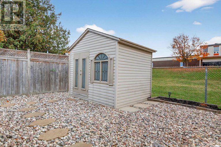 29154469/8-confederation-private/mooneys-bayriverside-park/ottawa/ontario/K1V9W6_40