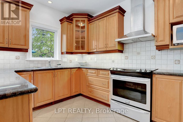 28311107/10a-ashburn-drive/borden-farmstewart-farmcarleton-heightsparkwood-hills/ottawa/ontario/K2E6N3_18