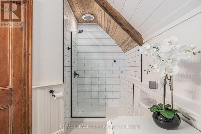 29613152/140-creek-drive/fitzroy/ottawa/ontario/K0A1X0_25