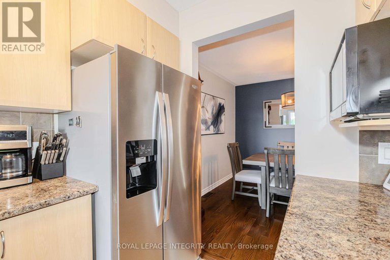 28738555/218-catamount-court/emerald-meadowstrailwest/ottawa/ontario/K2M0A9_18