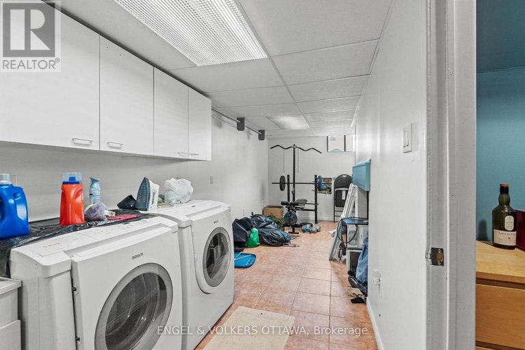 29526299/1372-ridgedale-street/emerald-woodssawmill-creek/ottawa/ontario/K1T1C5_26