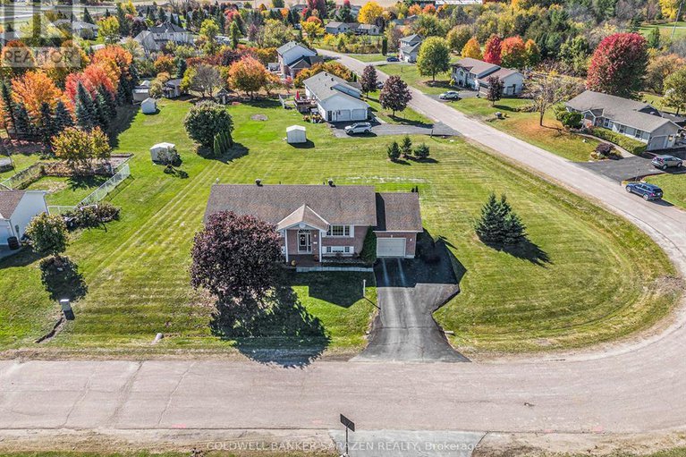 29293895/129-riley-crescent/mcnabbraeside-twps/mcnabbraeside/ontario/K7S0E9_27