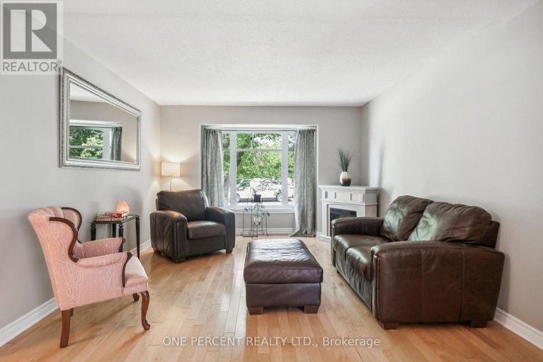 28197614/1428-cheverny-crescent/fallingbrookridgemount/ottawa/ontario/K4A3C8_4