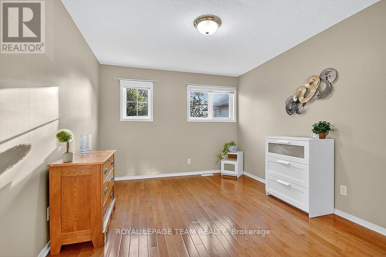 28929559/22-birchfield-avenue/emerald-meadowstrailwest/ottawa/ontario/K2M2N5_32