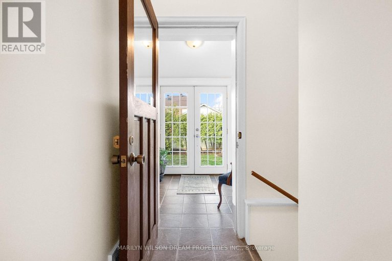 29669053/243-compton-avenue/woodroffe/ottawa/ontario/K2B5A8_28