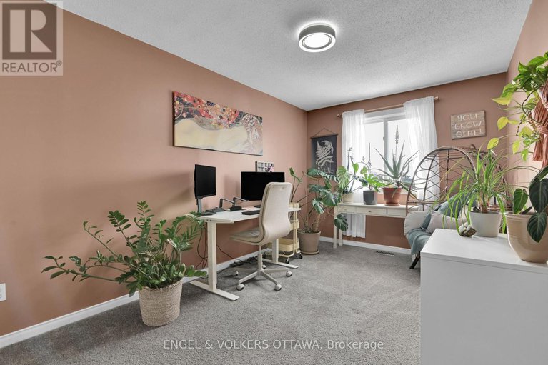 29449585/66-hummingbird-crescent/cedargrovefraserdale/ottawa/ontario/K2J3A3_46