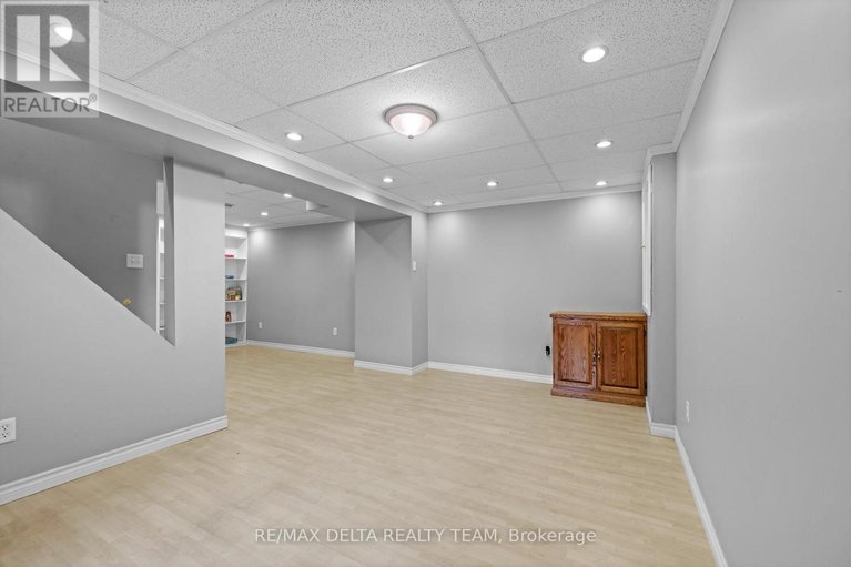 28543683/1591-winterport-way/fallingbrookpineridge/ottawa/ontario/K4A4C2_38
