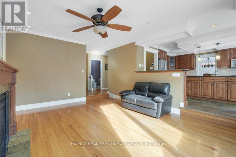 29322376/41-bramblegrove-crescent/hunt-club-parkgreenboro/ottawa/ontario/K1T3G2_20