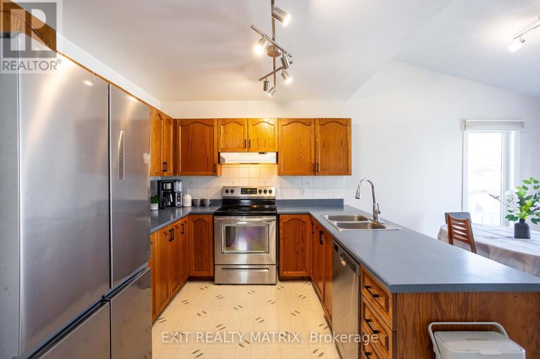 29648463/1458-shawinigan-street/fallingbrookridgemount/ottawa/ontario/K4A2N2_14