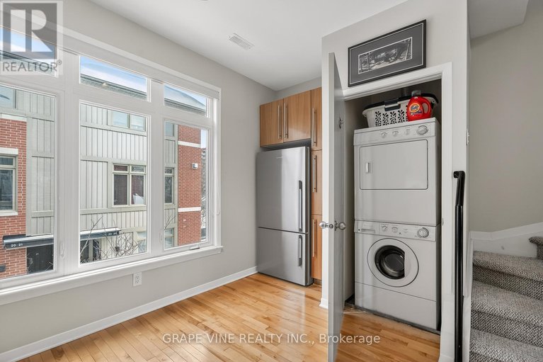 29428184/4-795-montreal-road/cfb-rockcliffe-and-area/ottawa/ontario/K1K0S9_18