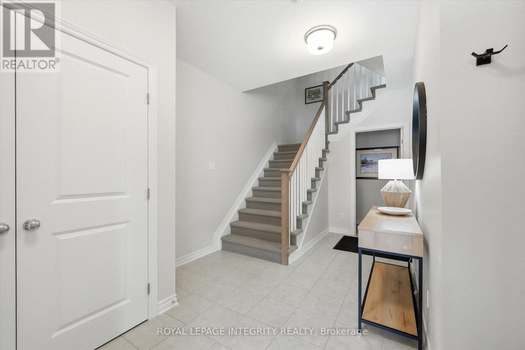 29307489/518-stadacone-row/camelot/ottawa/ontario/K4A1J8_3