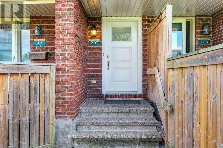 28852310/207-1750-marsala-crescent/fallingbrookpineridge/ottawa/ontario/K4A2G5_1