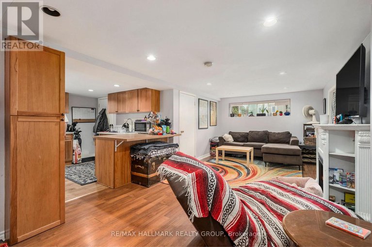 28502092/515-guy-street/overbrookcastle-heights/ottawa/ontario/K1K1B8_14