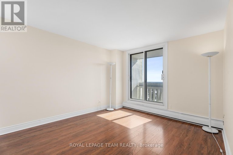 28274883/2004-415-greenview-avenue/britannia/ottawa/ontario/K2B8G5_15