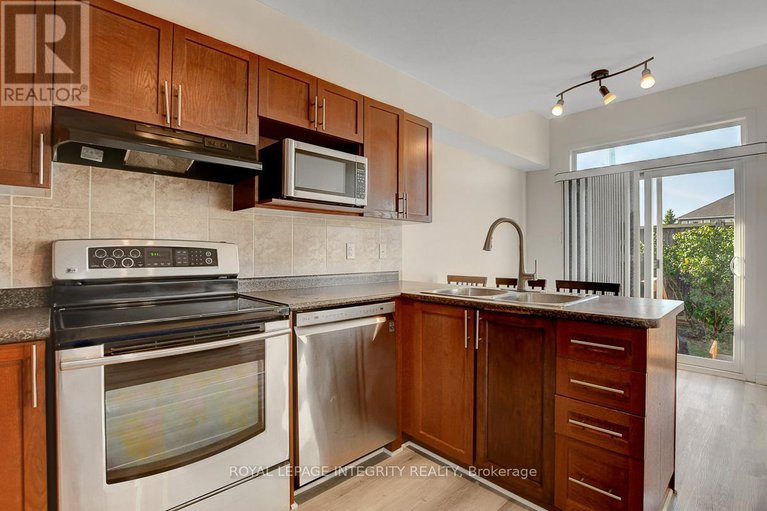 28855034/302-brigitta-street/emerald-meadowstrailwest/ottawa/ontario/K2S0H8_10