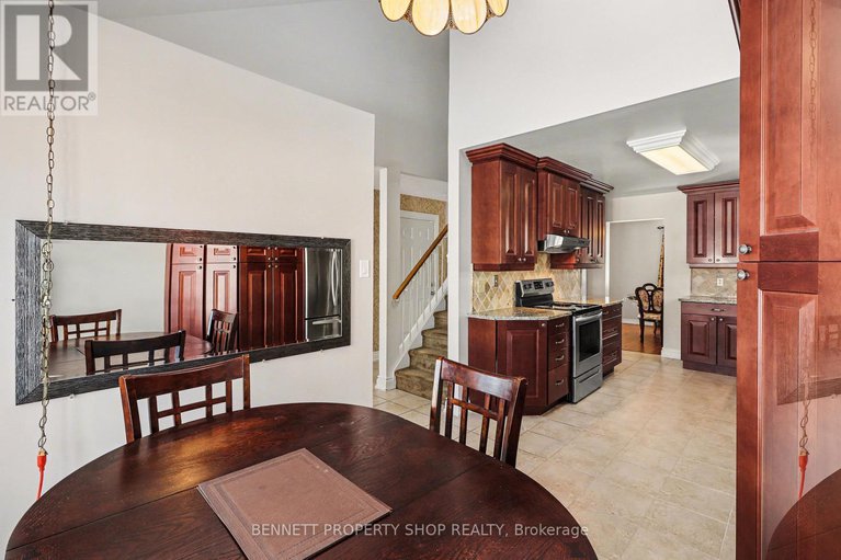 29417318/1408-eastcliffe-way/pineview/ottawa/ontario/K1B5H6_23