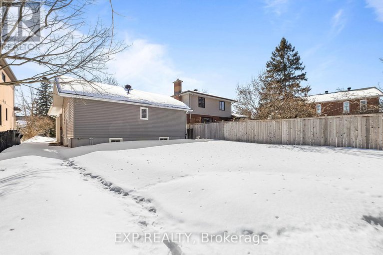 29427450/1377-mcmahon-avenue/emerald-woodssawmill-creek/ottawa/ontario/K1T1C2_30
