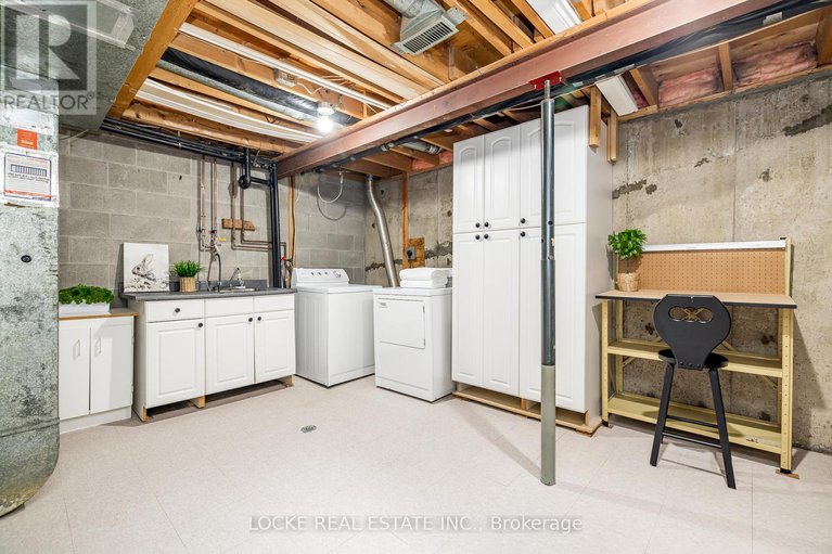 29239640/22-550-straby-avenue/overbrookcastle-heights/ottawa/ontario/K1K1H1_37