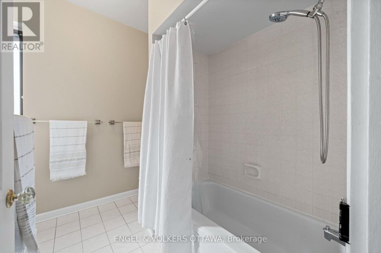 29393365/210-daly-avenue/sandy-hill/ottawa/ontario/K1N6G2_36