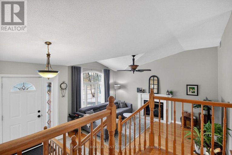 29480327/2960-ernside-crescent/cumberland-estates/ottawa/ontario/K4C1B6_12