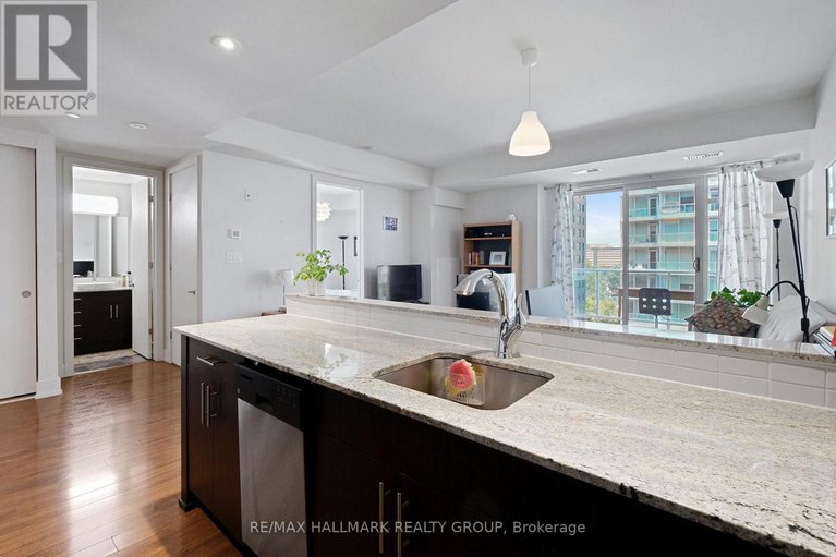 28811334/706-100-champagne-avenue-s/west-centre-town/ottawa/ontario/K1S4P4_10